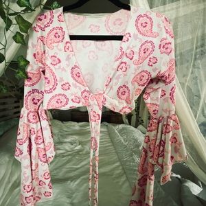 Pink and white paisley Princess Bell sleeve